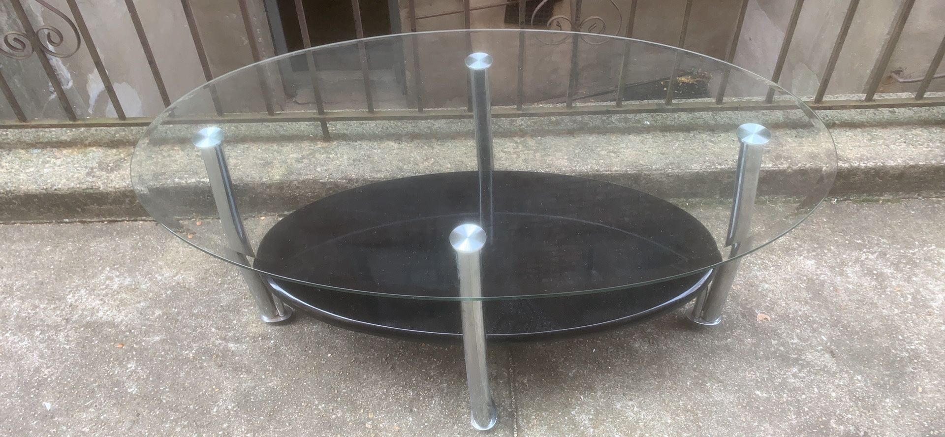 Coffee Table (oval Glass) Metal Feet $40