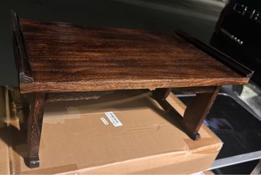 Foldable wood side table