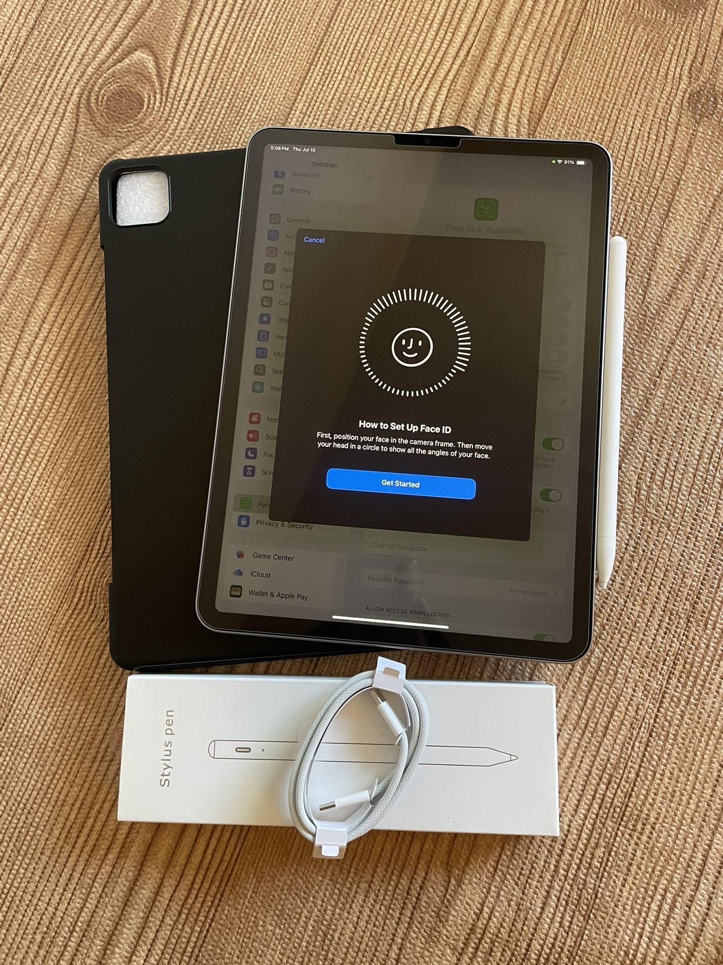 iPad Pro 11” (M2 chip / 2022 model) 4th Generation 128GB with keyboard case and stylus pen