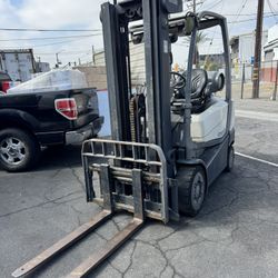 Crown C-5 1000-50 Forklift – $9,500 OBO