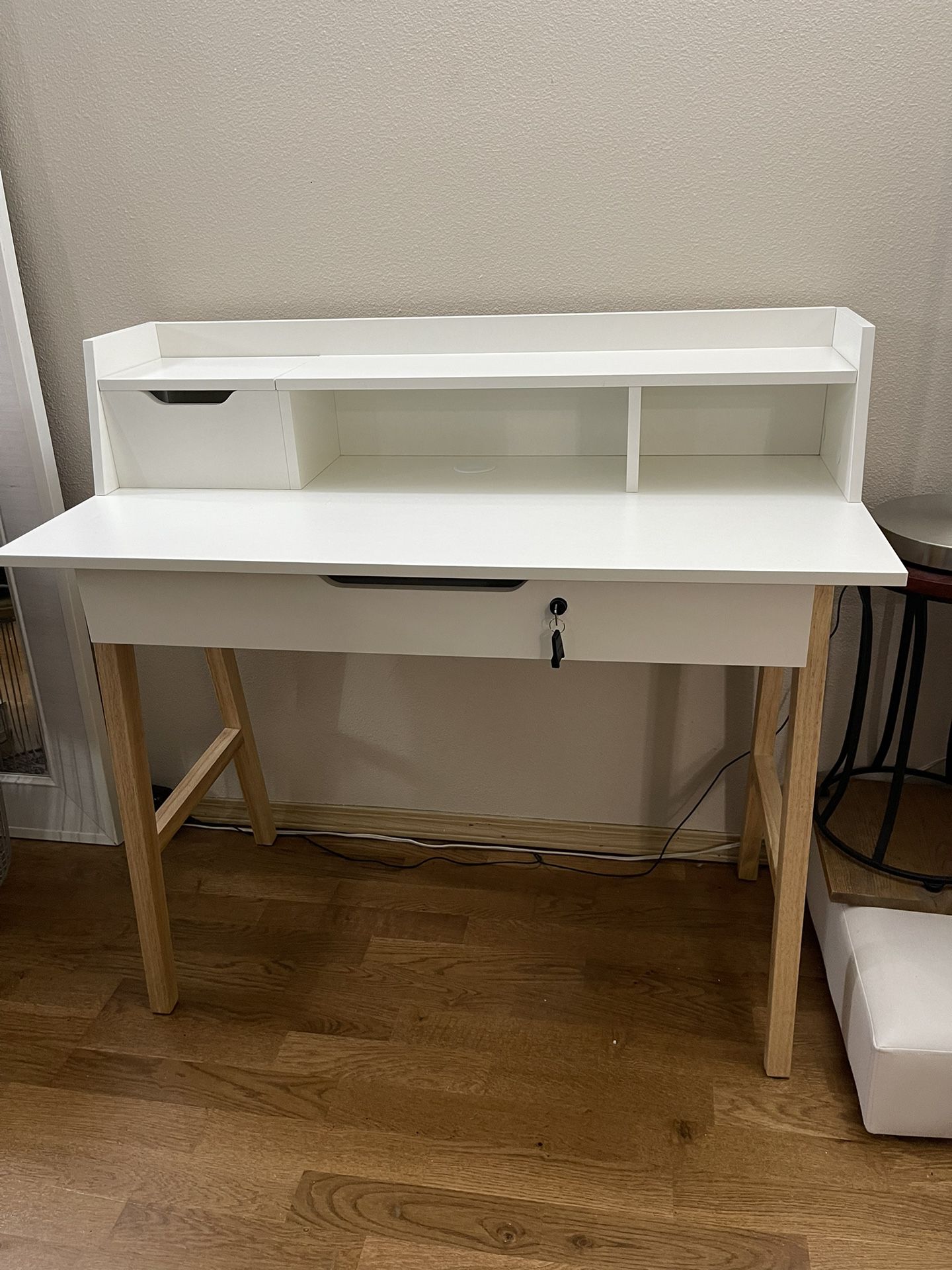 *NEW* Very Study Small White Desk/ Table/ Vanity
