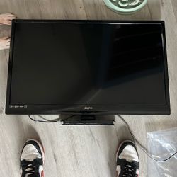 32 Inch Sanyo Tevlivison 40$obo Need Gone Today 