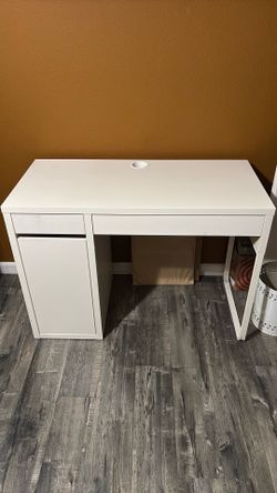 Desk, White