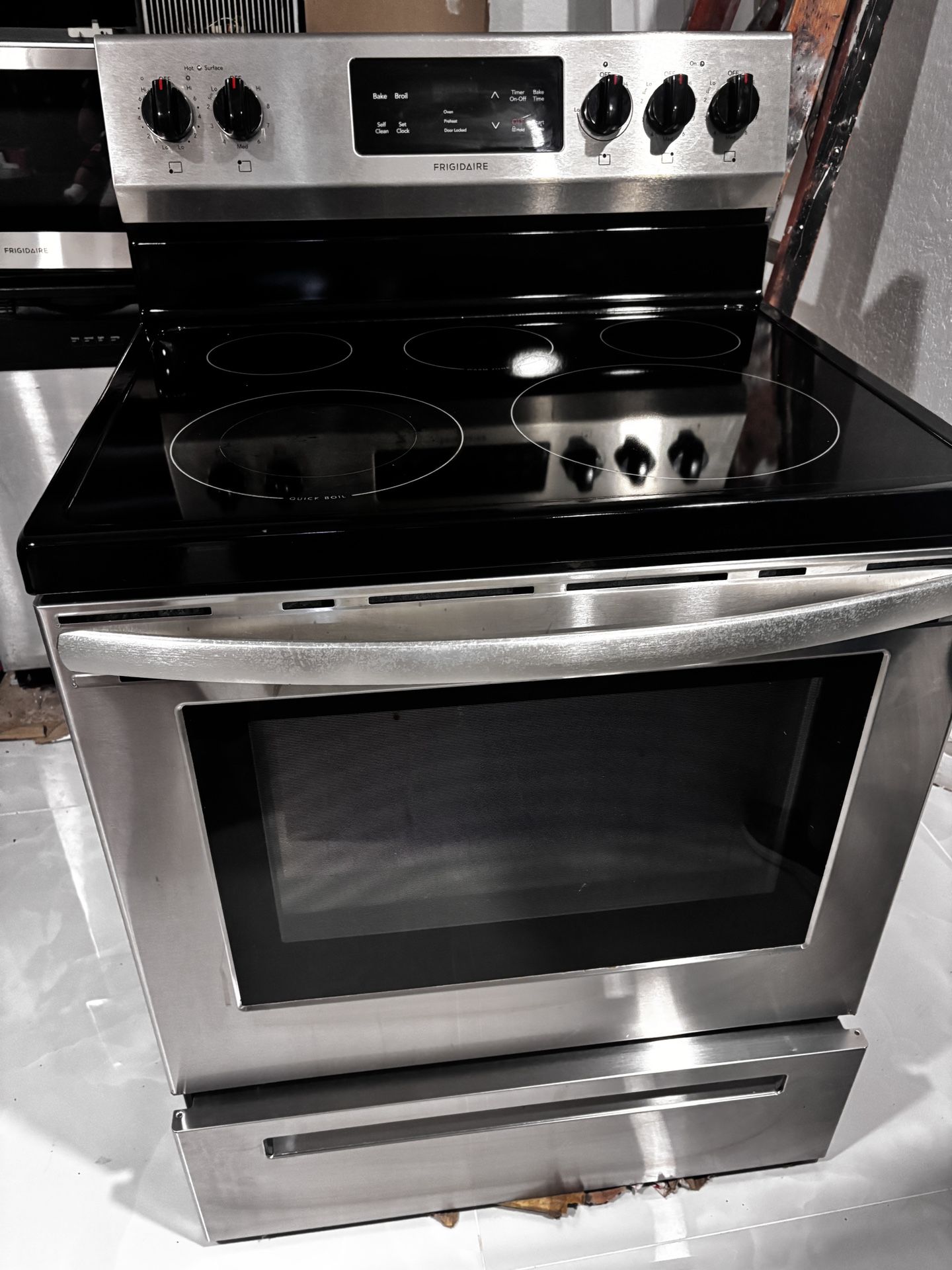 Frigidaire Electric Stove