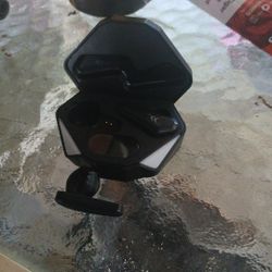 bluetooth earbuds