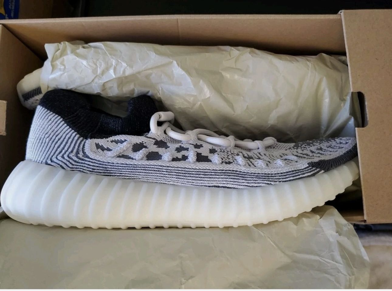 adidas Yeezy Boost 350 V2 CMPCT Panda