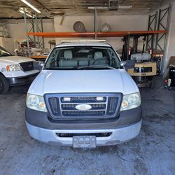 2006 Ford F150 with camper