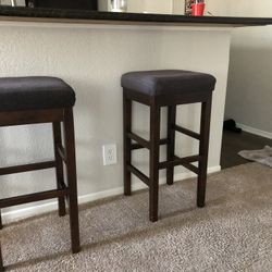 (2) BAR STOOLS 
