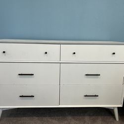 Living Spaces Dresser And Night Stand