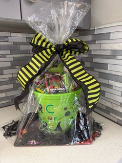 Halloween Trick or Treat Boo Basket