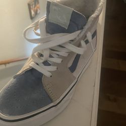Women’s Size 7 Vans 