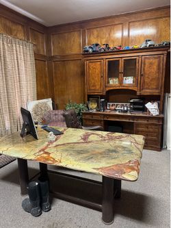 Office desk,chair and credenza