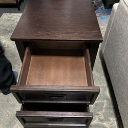 Solid Wood Side Table/ Nightstand