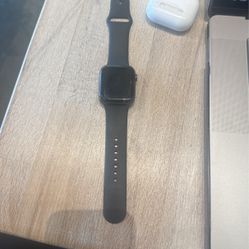 Apple Watch Series 4  44MM GPS