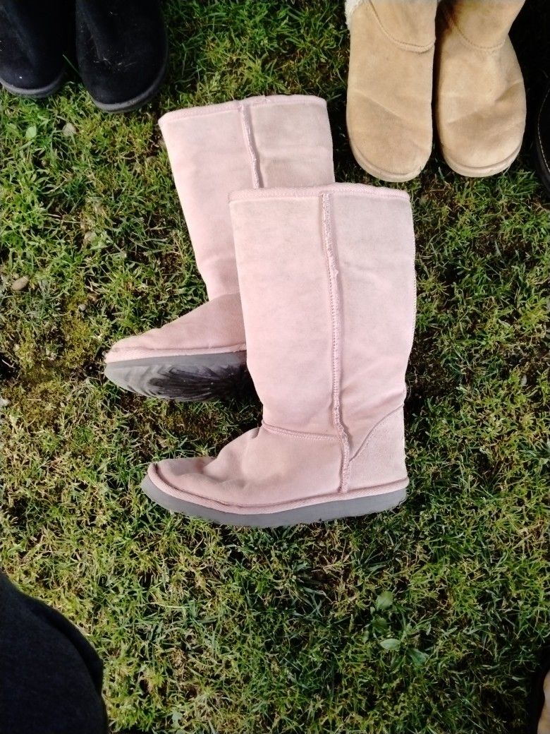 Size 6 Pink UGG Boots