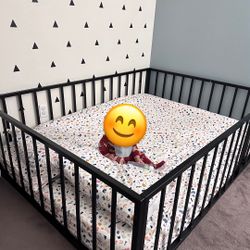TODDLER FLOOR BED