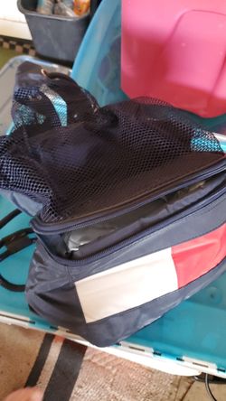Tommy Hilfiger cooler lunch bag with storage top for towel & others. Vintage