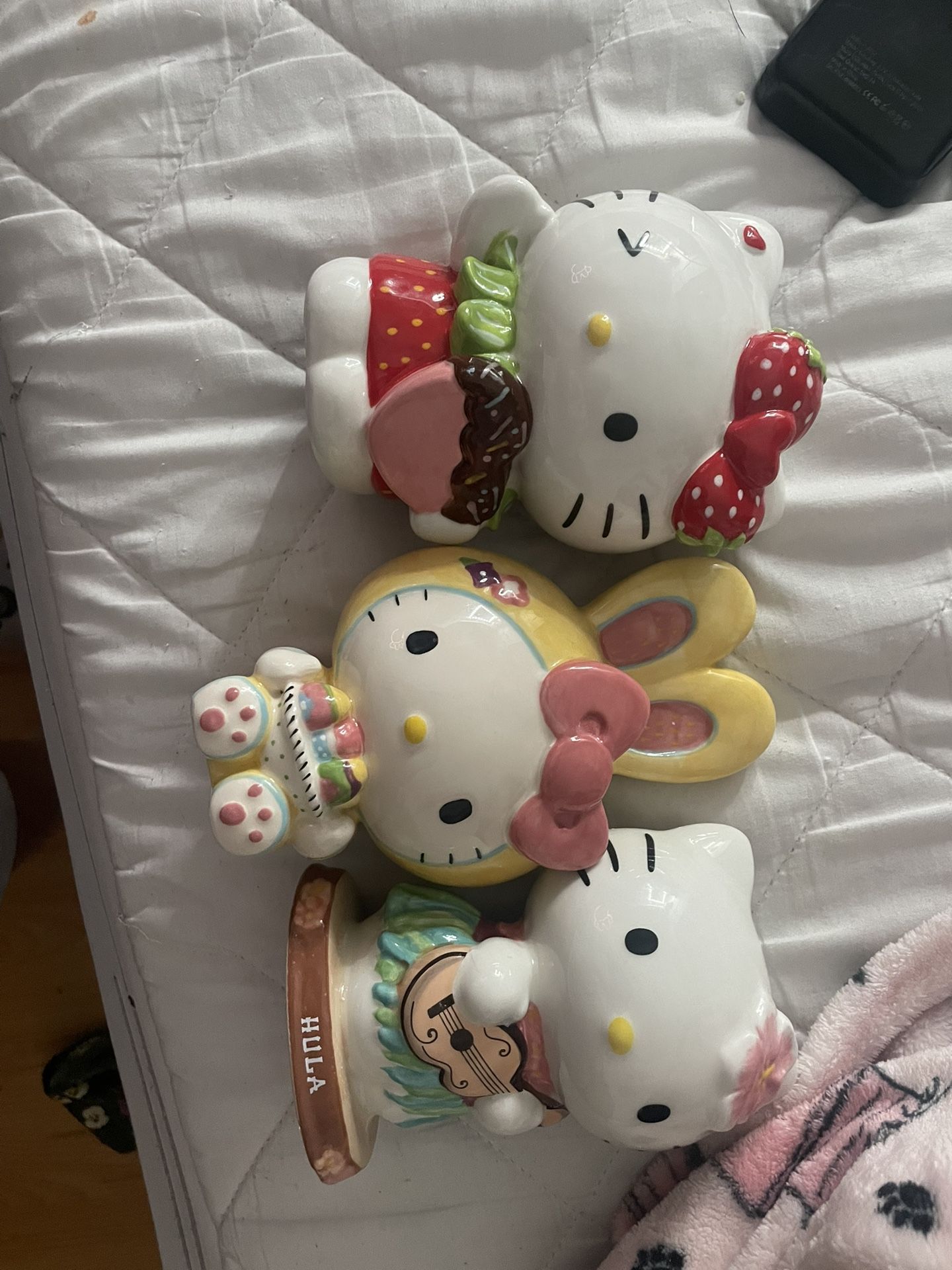 Hello Kitty Ceramics