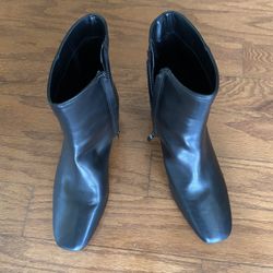 Ankle Black Boots   Size 6. Like New 