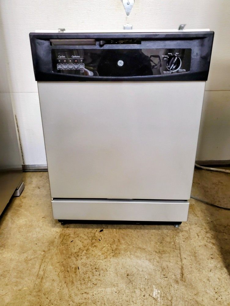 GE Dishwasher (Delivery Available)