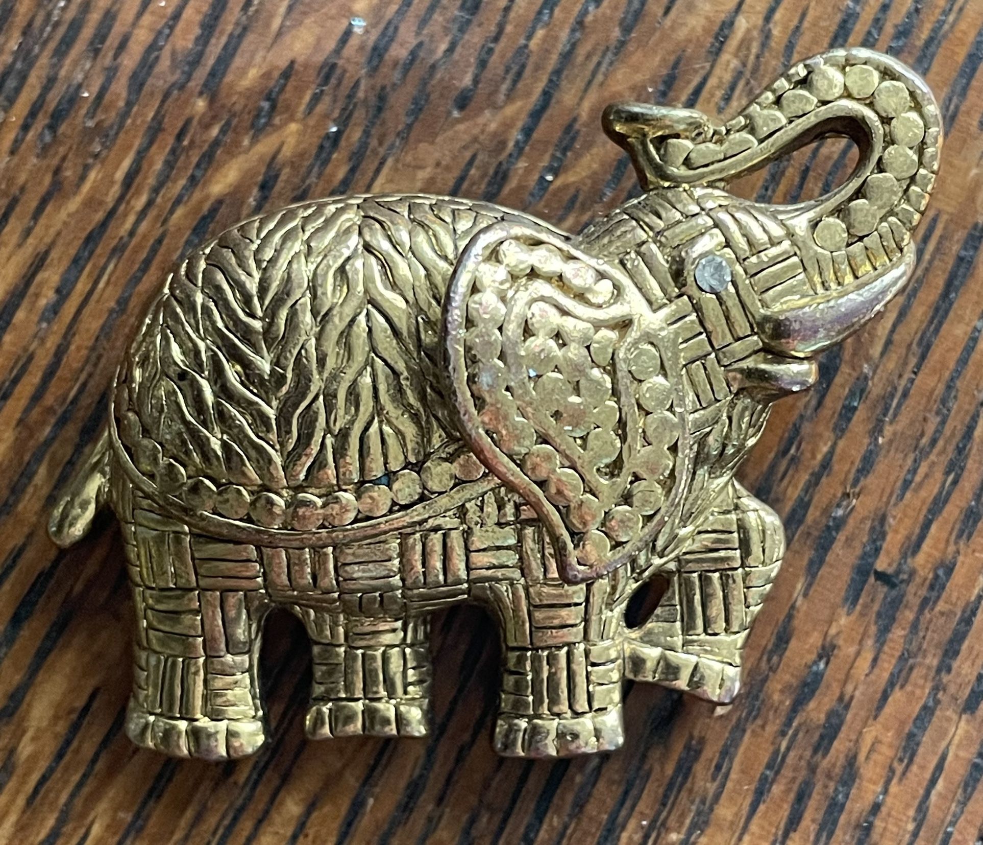 Vintage Matte Gold Tone Layered Metal Trunk Up Tusks Elephant Brooch Pin
