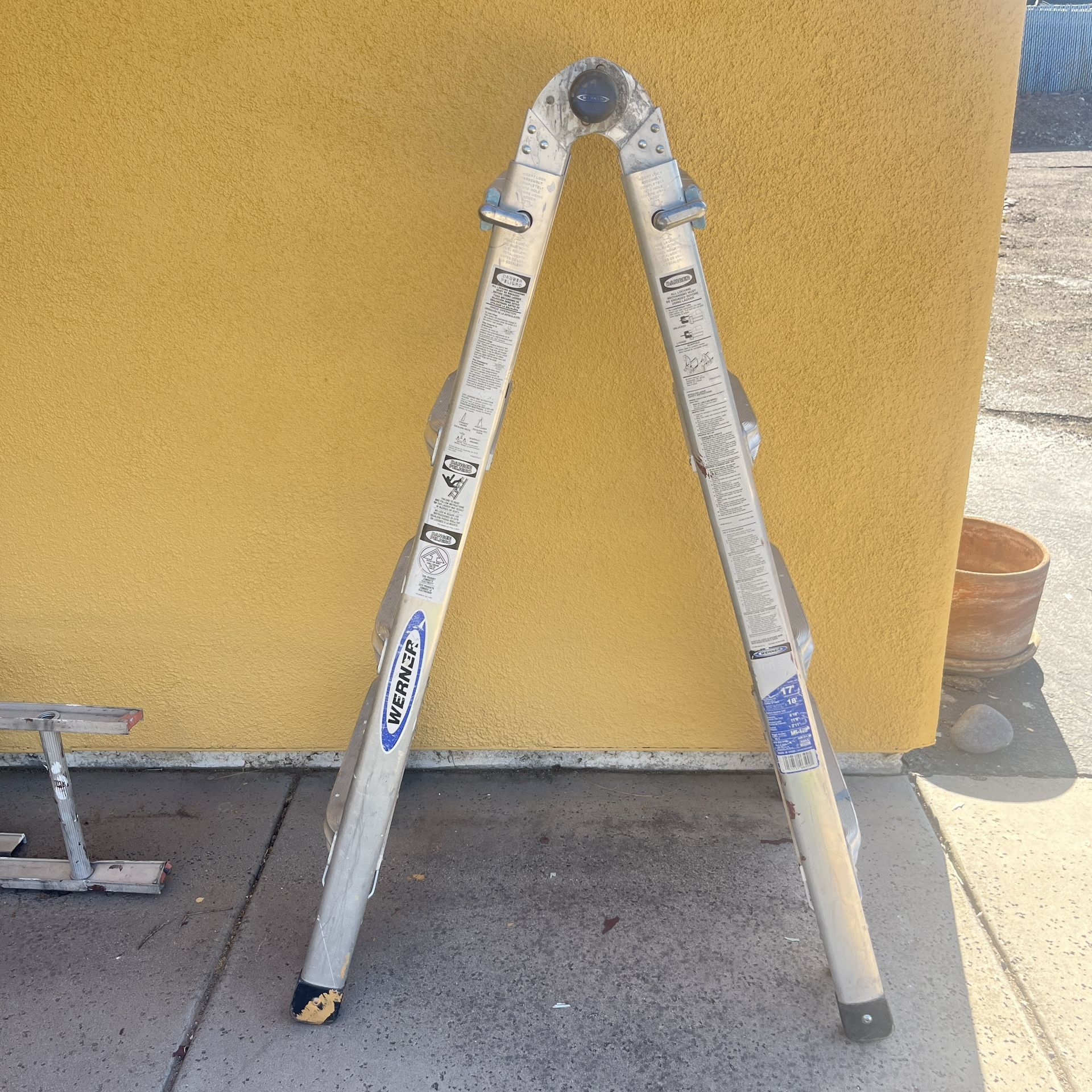 18FT EXTENSION Ladder WERNER Folding 300lbs