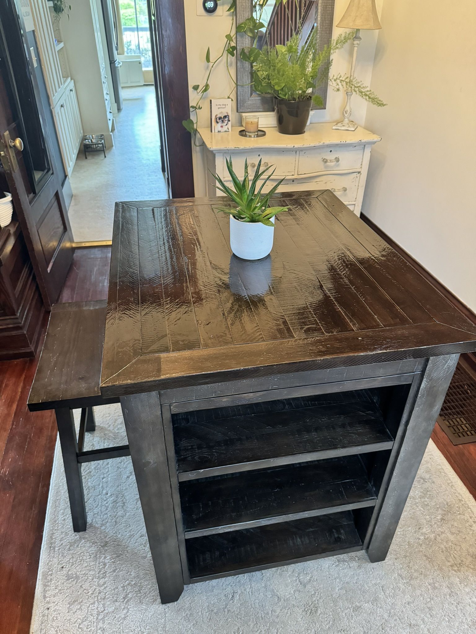 Beautiful Wormwood Table And Stools