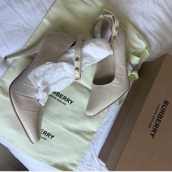 Burberry Crema Heel 