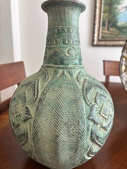 Antique-Style Green Ceramic Decorative Vase