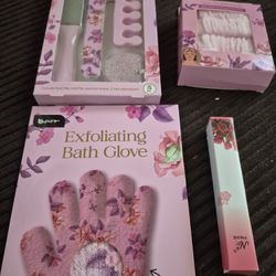 Pedicure Set Exfoliating Glove Spa Wristbands And Cuticle Gel. 