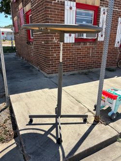Adjustable Round cloths Rack on Casters