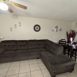 SECTIONAL BROWN 
