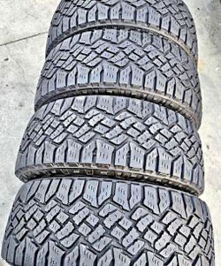 275 70 18 Goodyear tires Con 80% de Vida Las 4