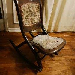 VINTAGE ANTIQUE TAPESTRY WOOD FOLDING ROCKER

