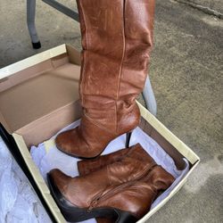 Women’s Cognac Boots Size 7