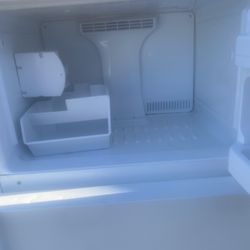 GE Refrigerator 