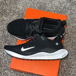 Nike Size 8 Shoes 