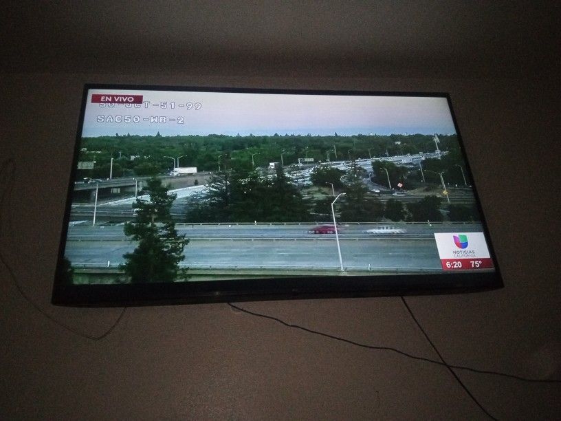 LG TV 40" *70"