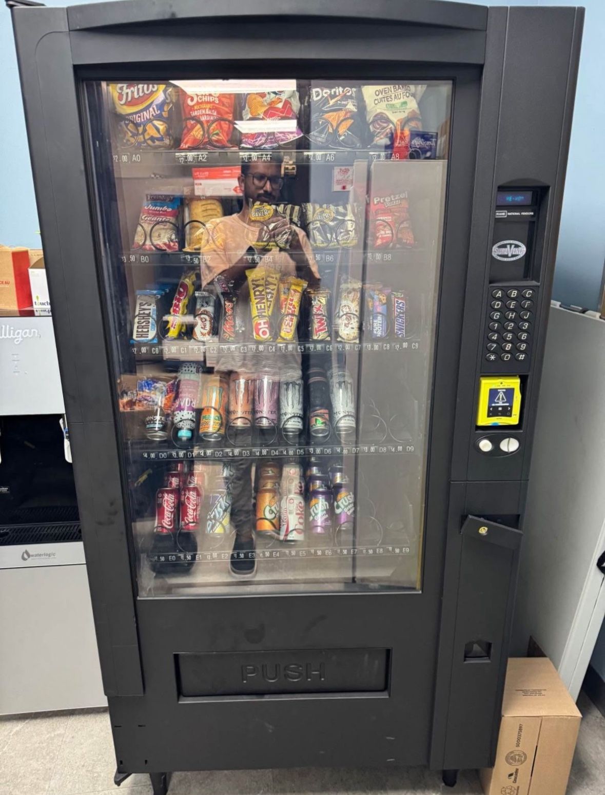 AMB350 Snacks Combo Vending Machine With Credit Card Reader