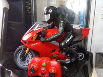 Upriser Ducati Panigale V4