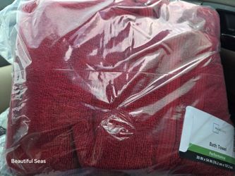 Brand new 4 pack of towels