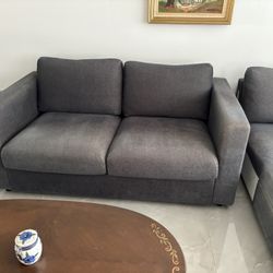 IKEA Finnala Sofá Gray Modern Good Condition In West Kendall 33193