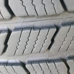 4 MICHELIN Defender Tires - LIKE NEW!