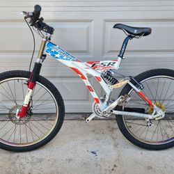 Specialized  FSR Down Hill Mountain  Full Suspension 