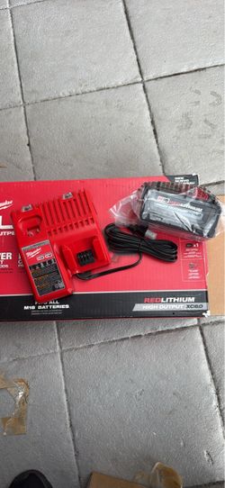 Milwaukee M18 RedLithium XC6.0 Battery and Charger Kit