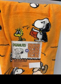 Peanuts 50x70in BOO Throw Blanket Super Soft Polyester Orange Halloween Snoopy