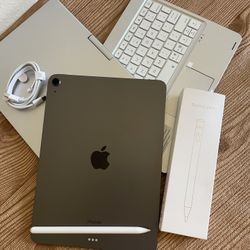 Apple iPad Air 5th Generation (M1 chip / 2022) 64GB with keyboard, pencil & Accessories 