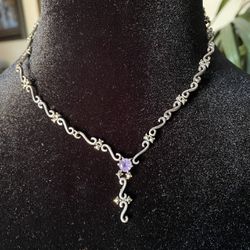 Beautiful Choker Necklace With Purple Rhinestone 