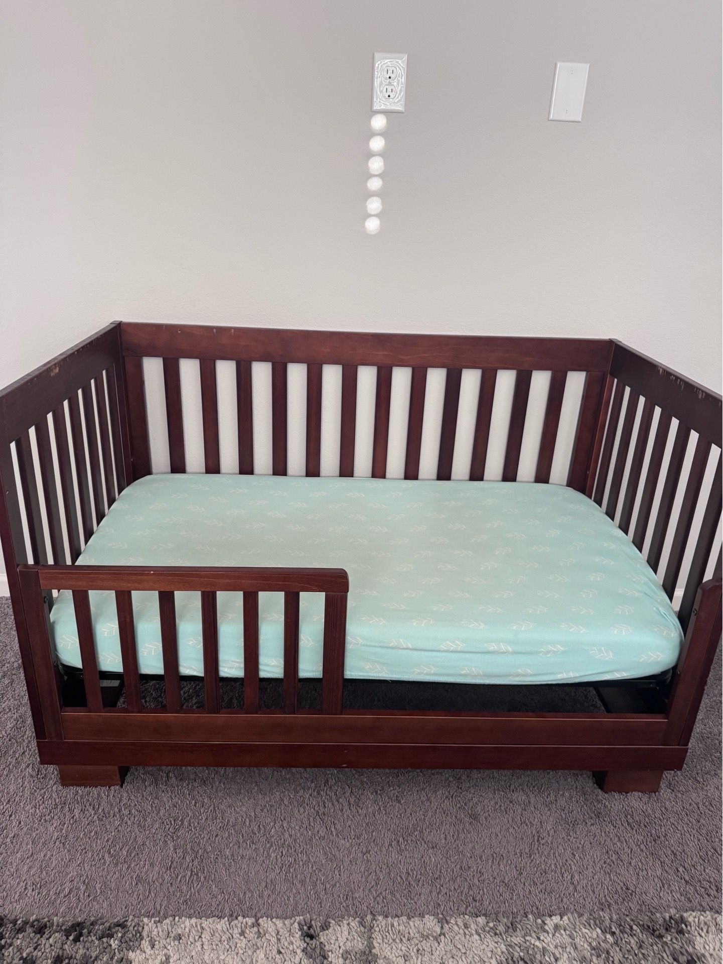 Two stage baby crib