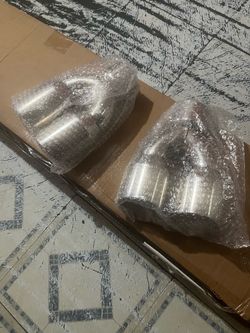 Dodge charger rear diffuser and Chrome twin exhaust tips